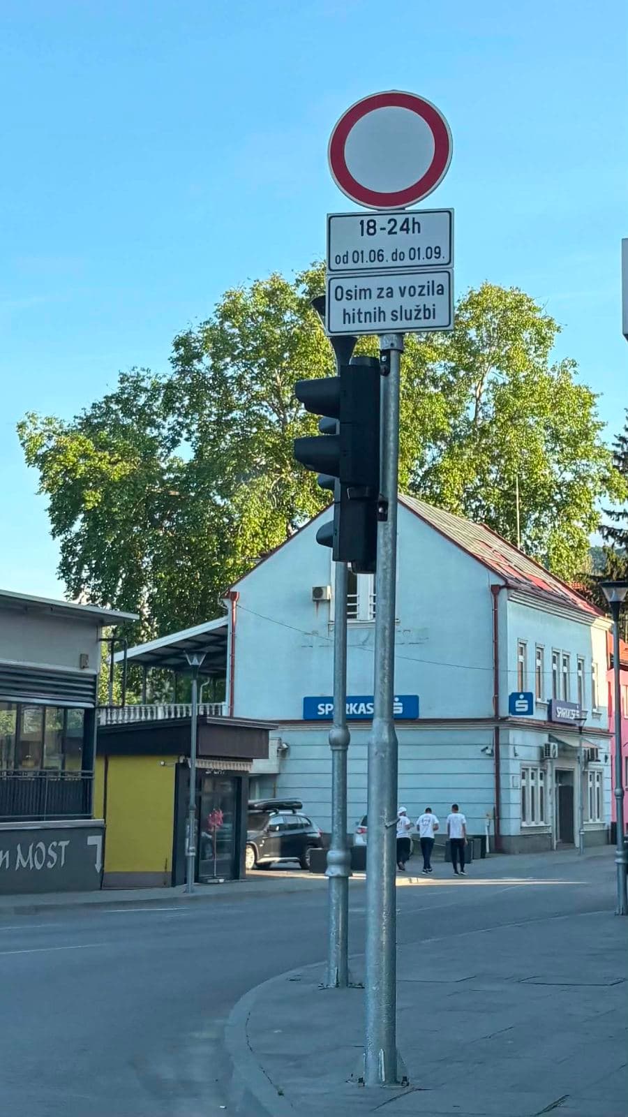 Official summer traffic ban sign in Visoko